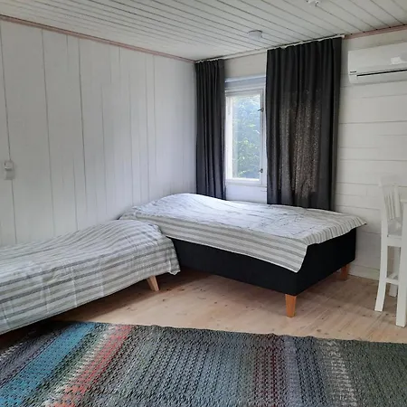 Guesthouse Taehkae - Scandinavian Style Wooden House 15 Mins To Vuosaari Harbour Dağ evi