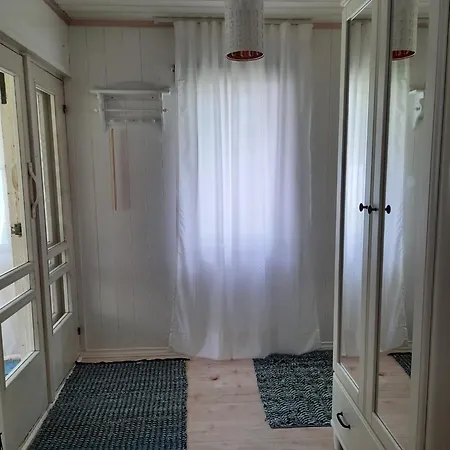 Dağ evi Guesthouse Taehkae - Scandinavian Style Wooden House 15 Mins To Vuosaari Harbour *