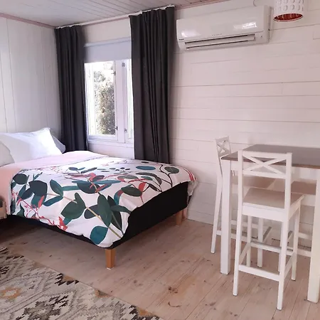 Guesthouse Taehkae - Scandinavian Style Wooden House 15 Mins To Vuosaari Harbour Dağ evi Helsinki
